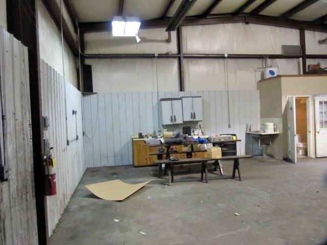 110 W Oak St, Benld, IL 62009